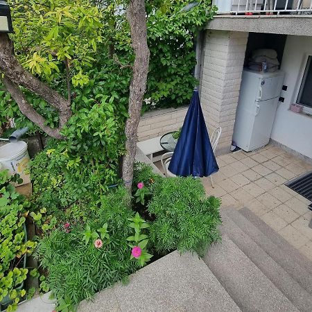 Split Apartment Luaran gambar