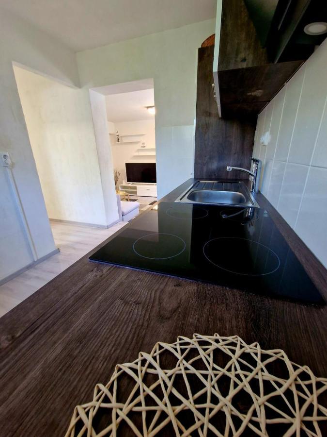 Split Apartment Luaran gambar
