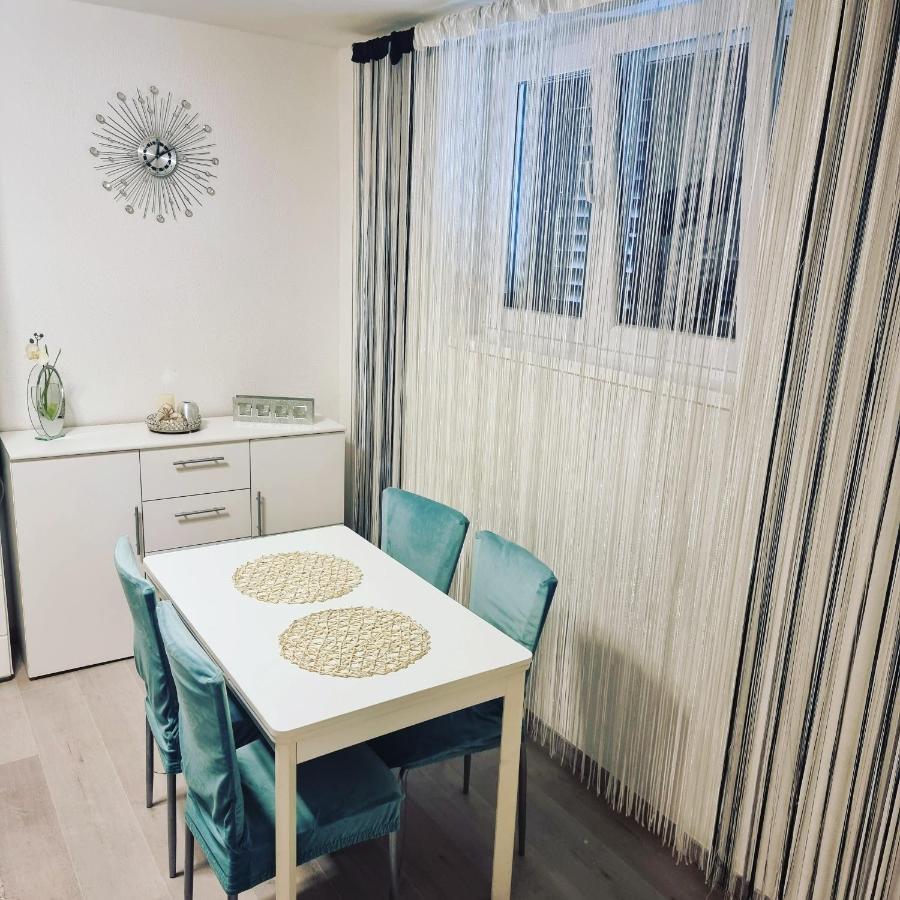 Split Apartment Luaran gambar